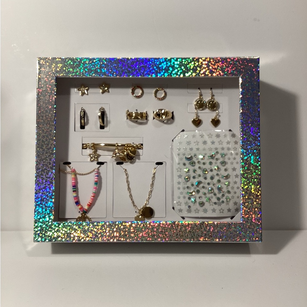 MACY DEPARTMENT STORE NECKLACE